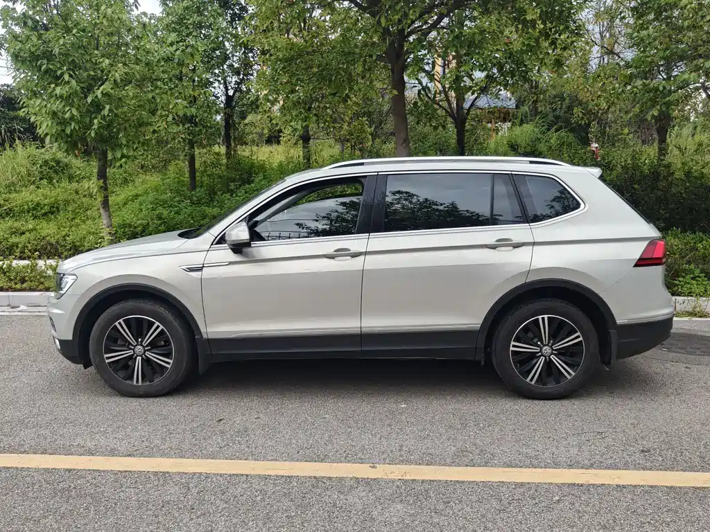 Volkswagen Tiguan L — миниатюра 4