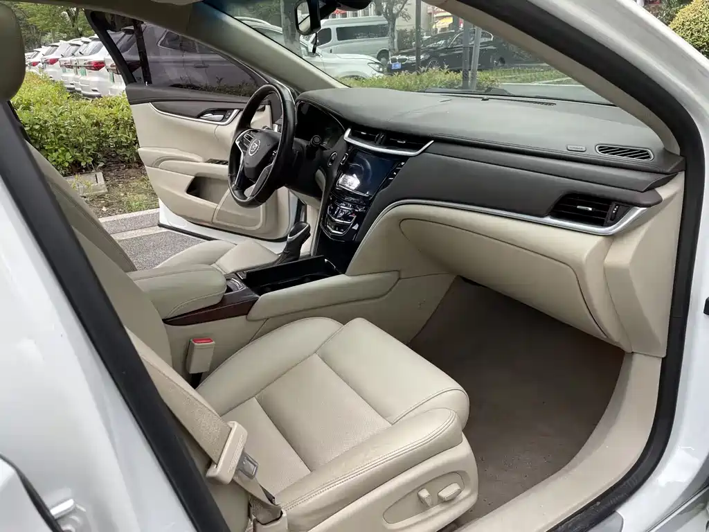 Cadillac XTS 2014 28T Comfort