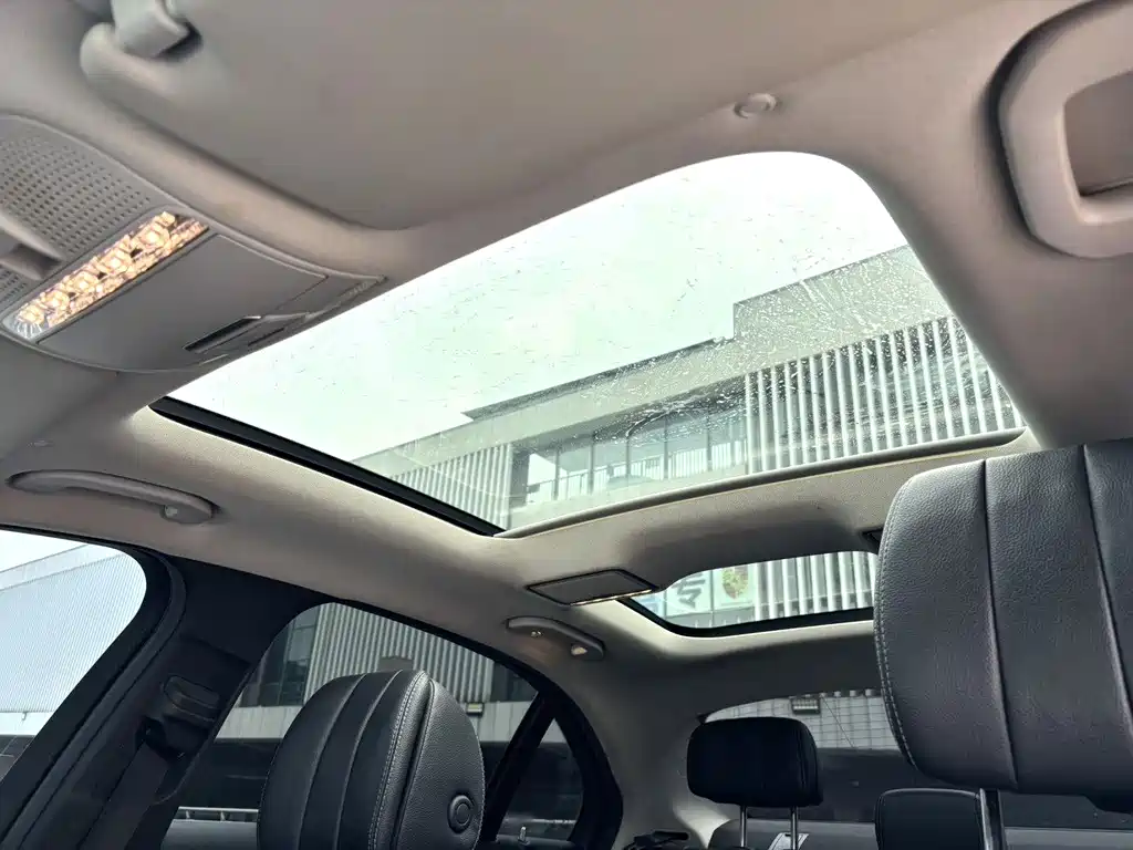Mercedes-Benz C-Class — миниатюра 9