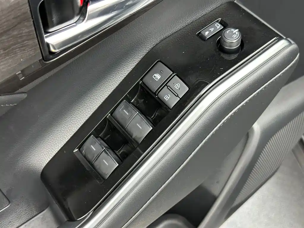 Toyota Crown Kluger — миниатюра 13
