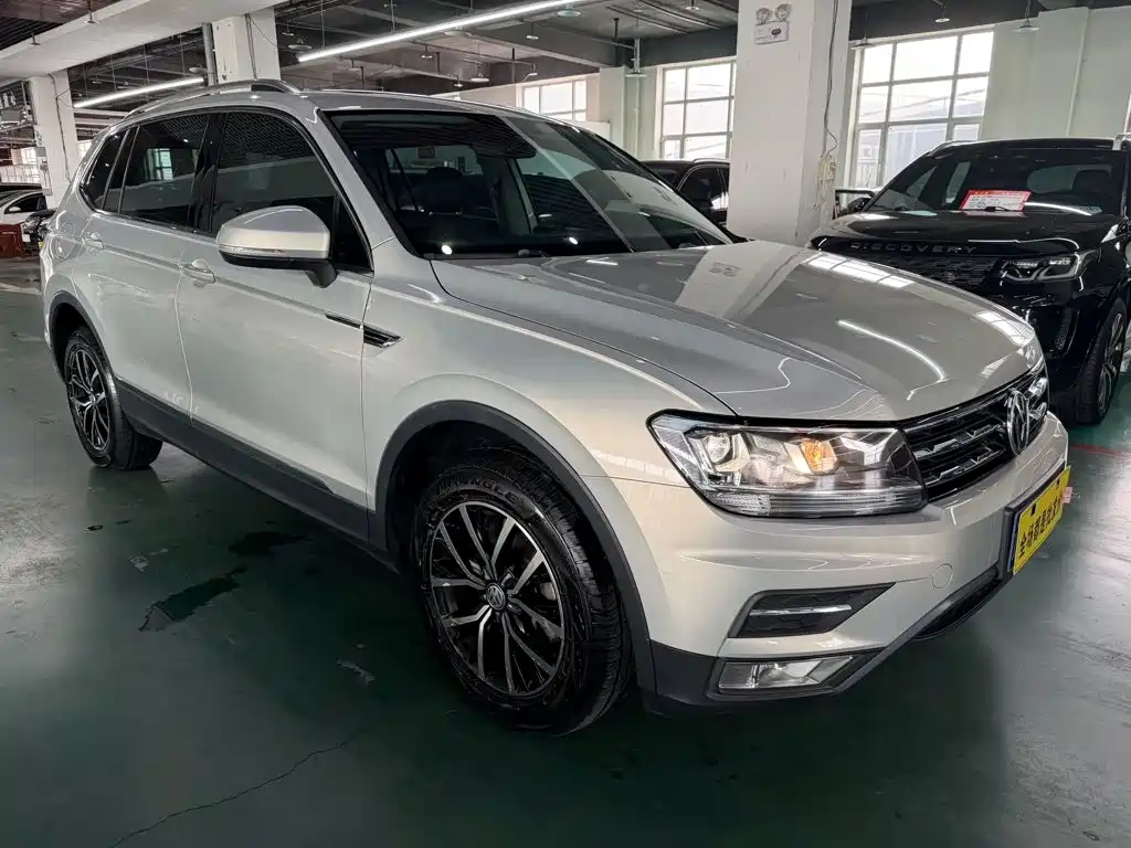 Volkswagen Tiguan L — миниатюра 2