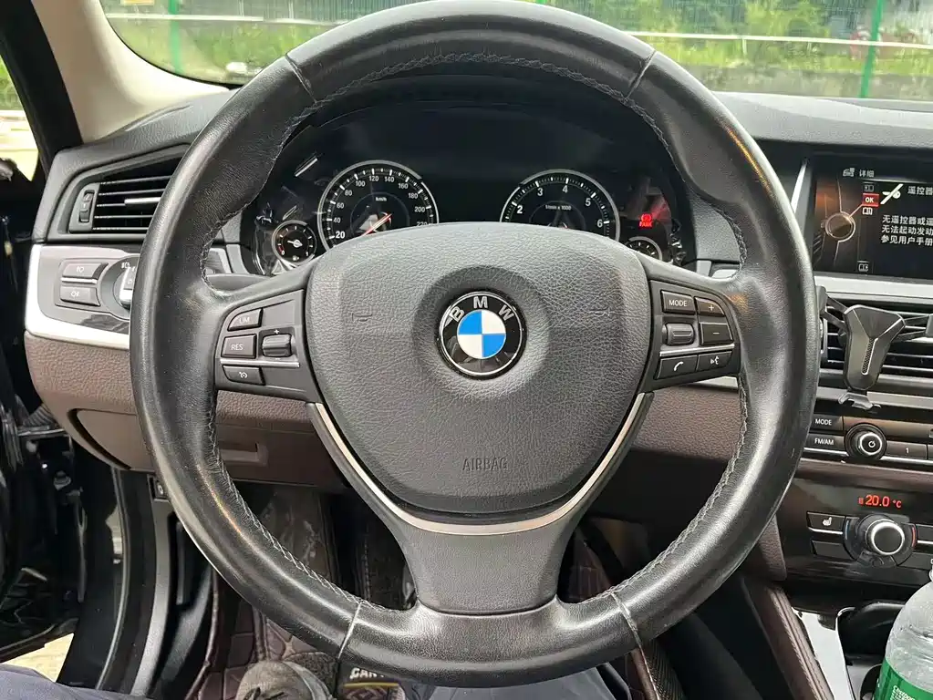 BMW 5 Series — миниатюра 10