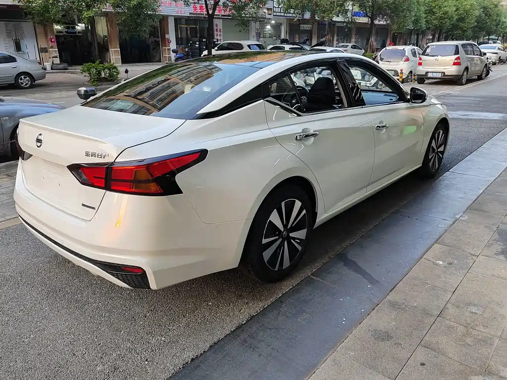 Nissan Teana — миниатюра 6