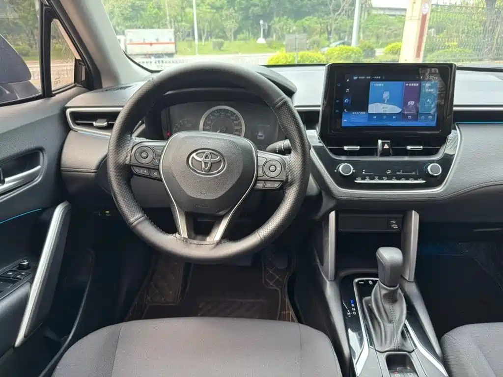 Toyota Corolla Cross — миниатюра 9