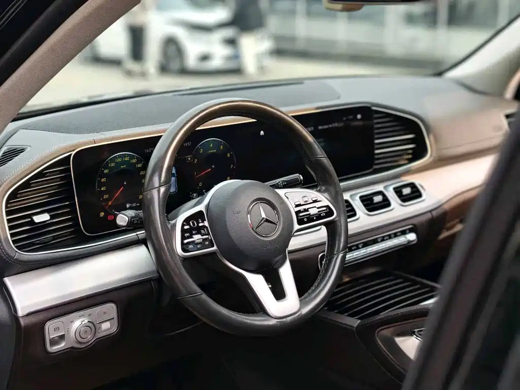 Mercedes-Benz GLE (Import) — миниатюра 8