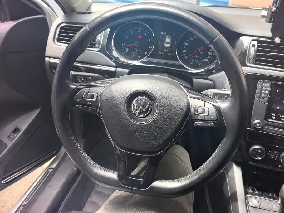 Volkswagen Sagitar — миниатюра 15