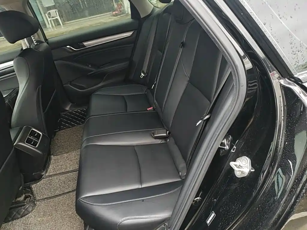 Honda Accord — миниатюра 17