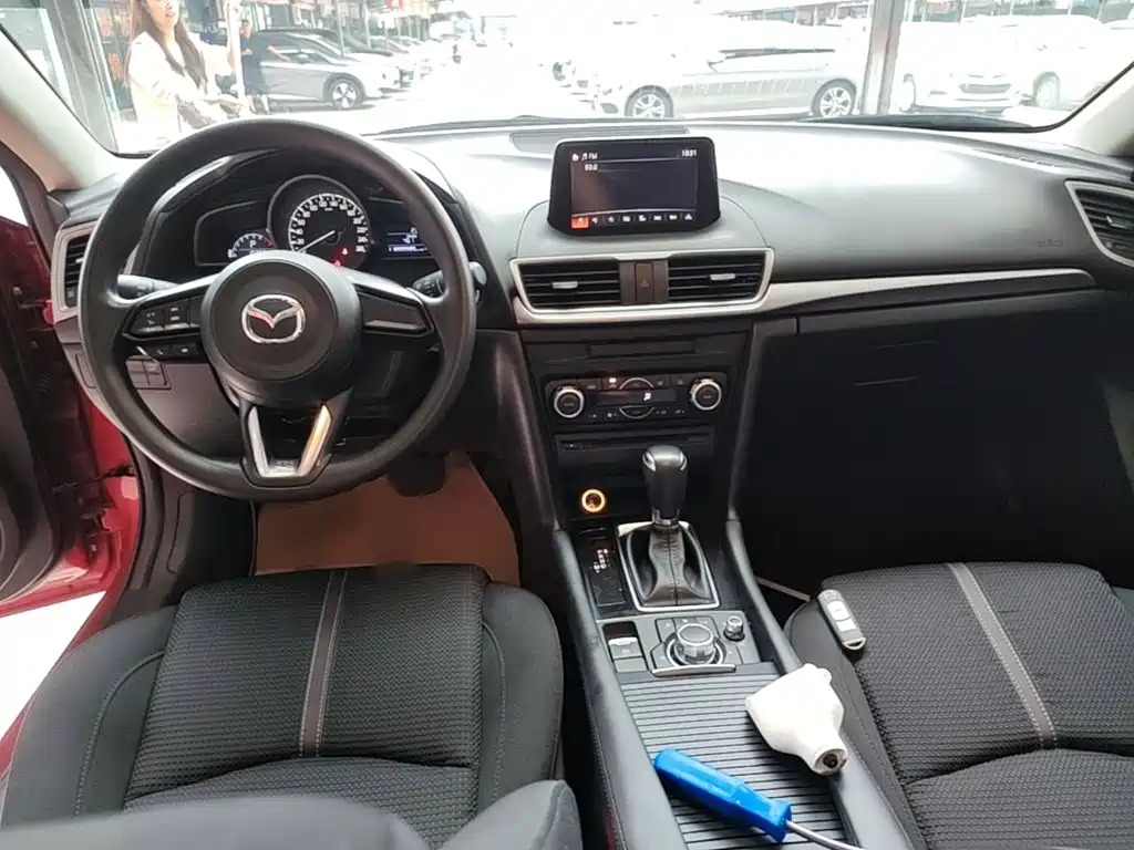 Mazda 3 Axela — миниатюра 10