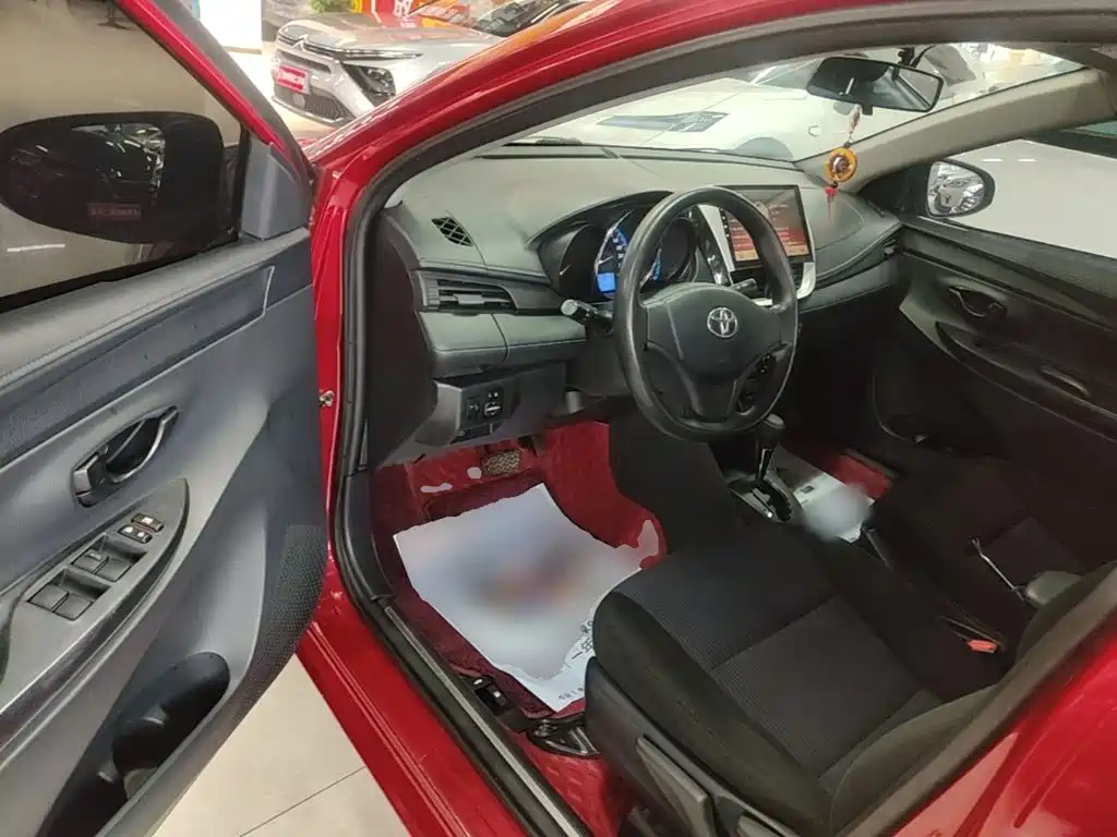 Toyota Yaris L — миниатюра 16