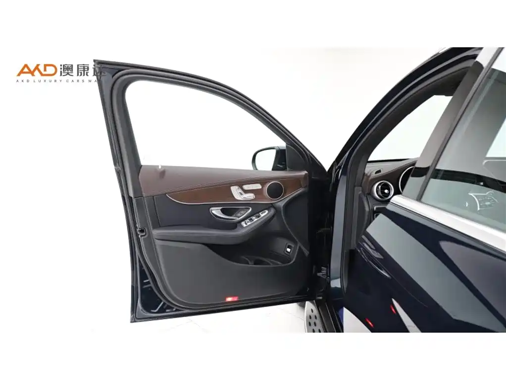 Mercedes-Benz GLC — миниатюра 10
