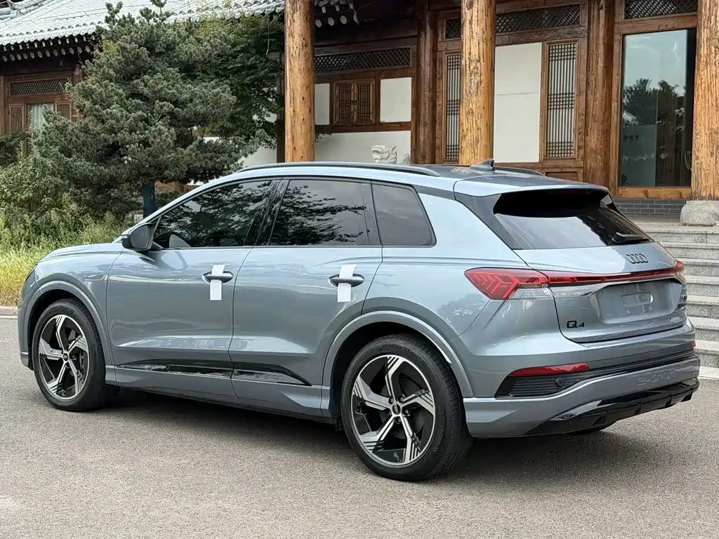 Audi Q4 e-tron — миниатюра 6