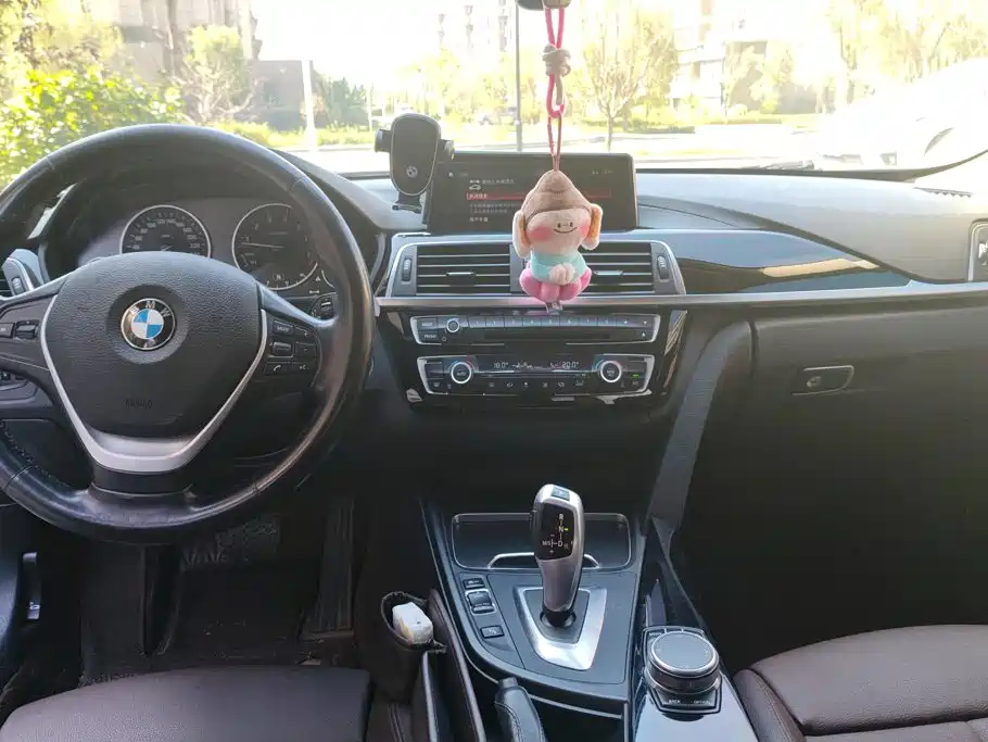 BMW 3 Series — миниатюра 12