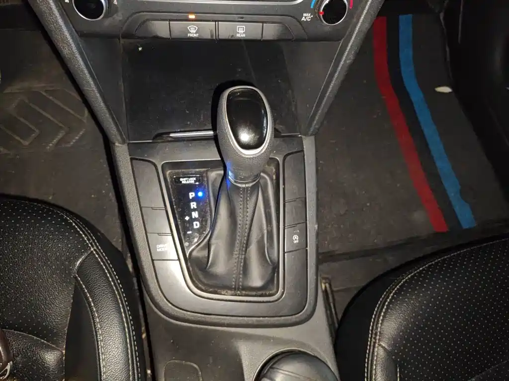 Hyundai Elantra — миниатюра 15