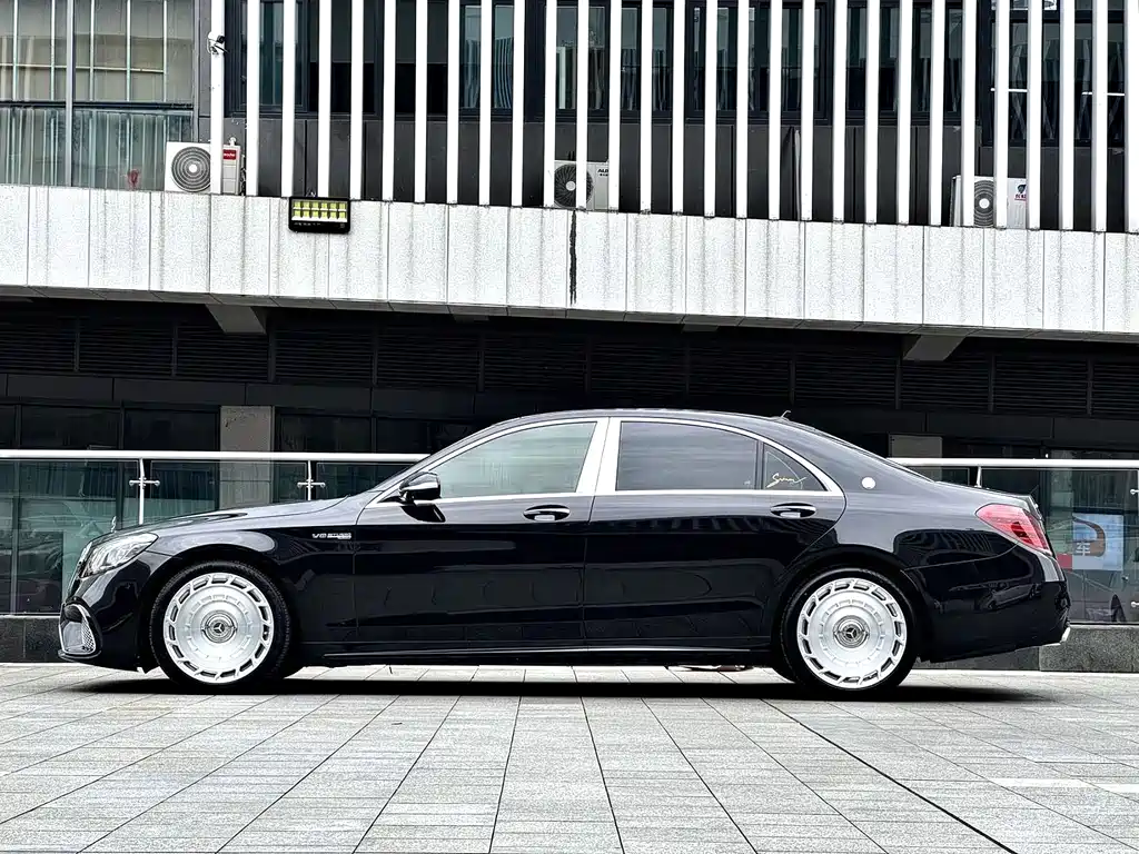 Mercedes-Benz S-Class — миниатюра 8