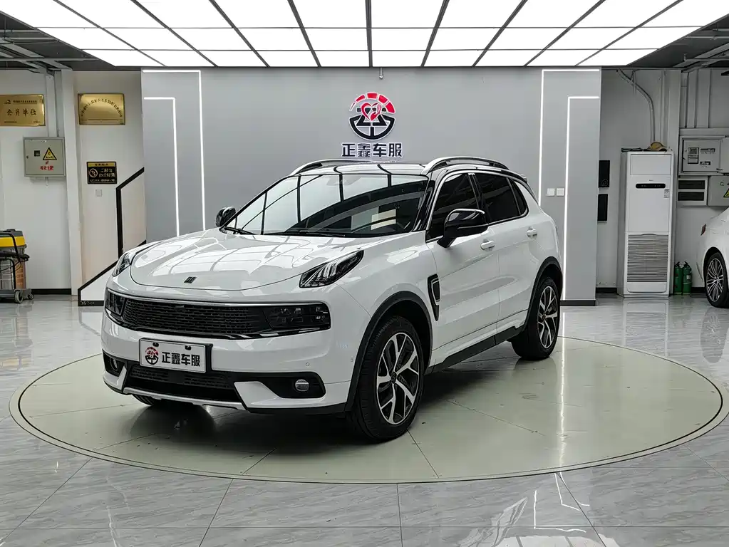 Lynk & Co 01 EM-P