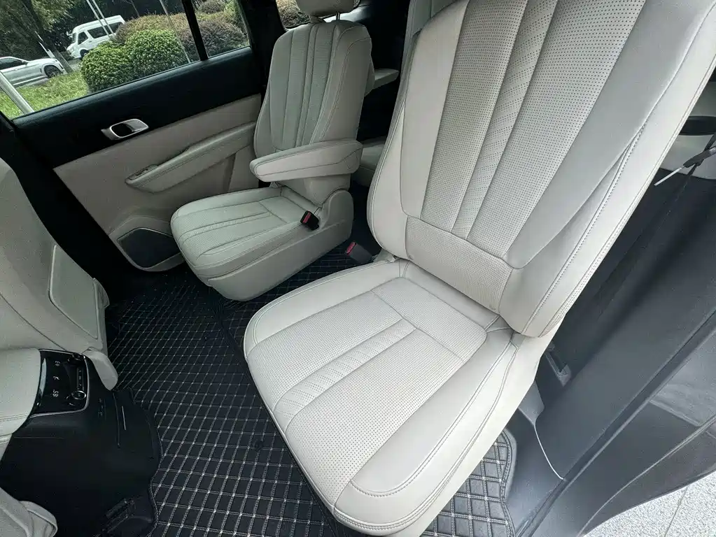 Li Auto Li ONE — миниатюра 8