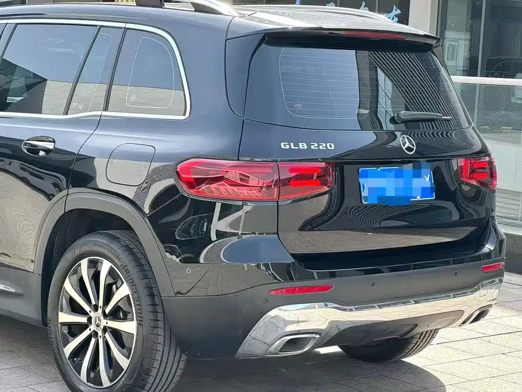 Mercedes-Benz GLB — миниатюра 10