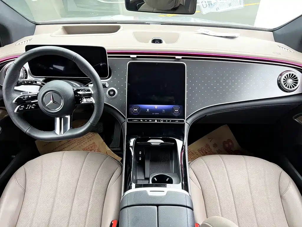 Mercedes-Benz EQE SUV — миниатюра 11