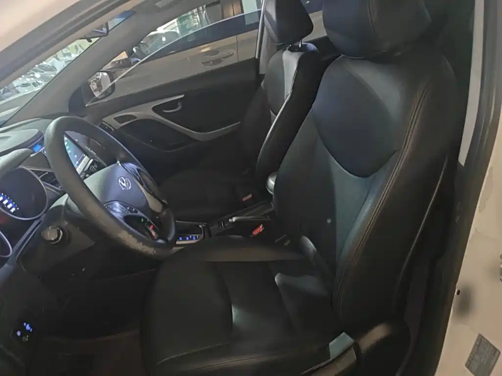 Hyundai Elantra Langdong — миниатюра 15