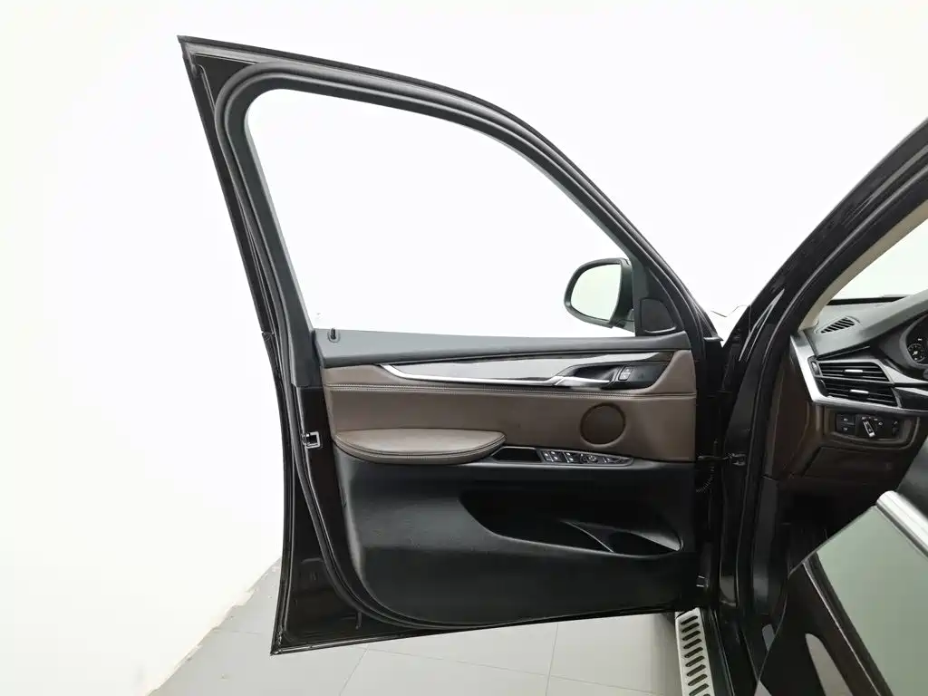 BMW X5 (Import) — миниатюра 8