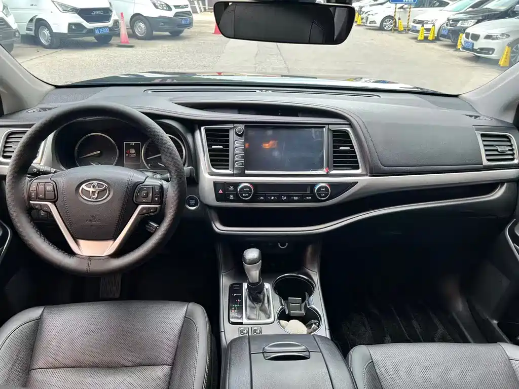 Toyota Highlander — миниатюра 5
