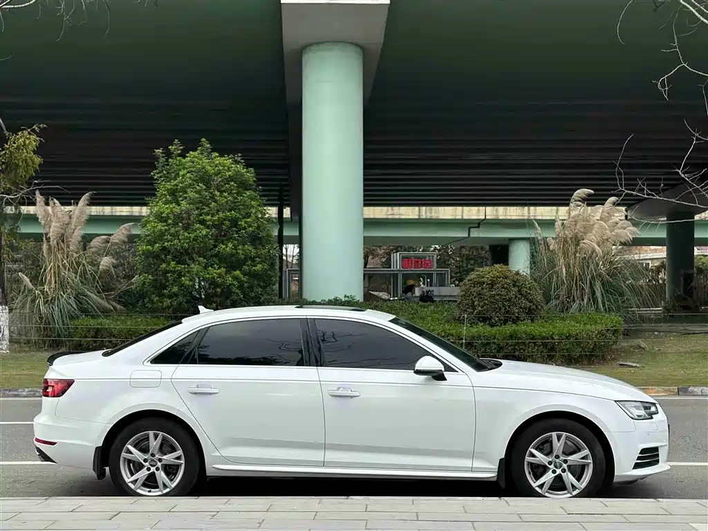 Audi A4L 2018 30 40 TFSI