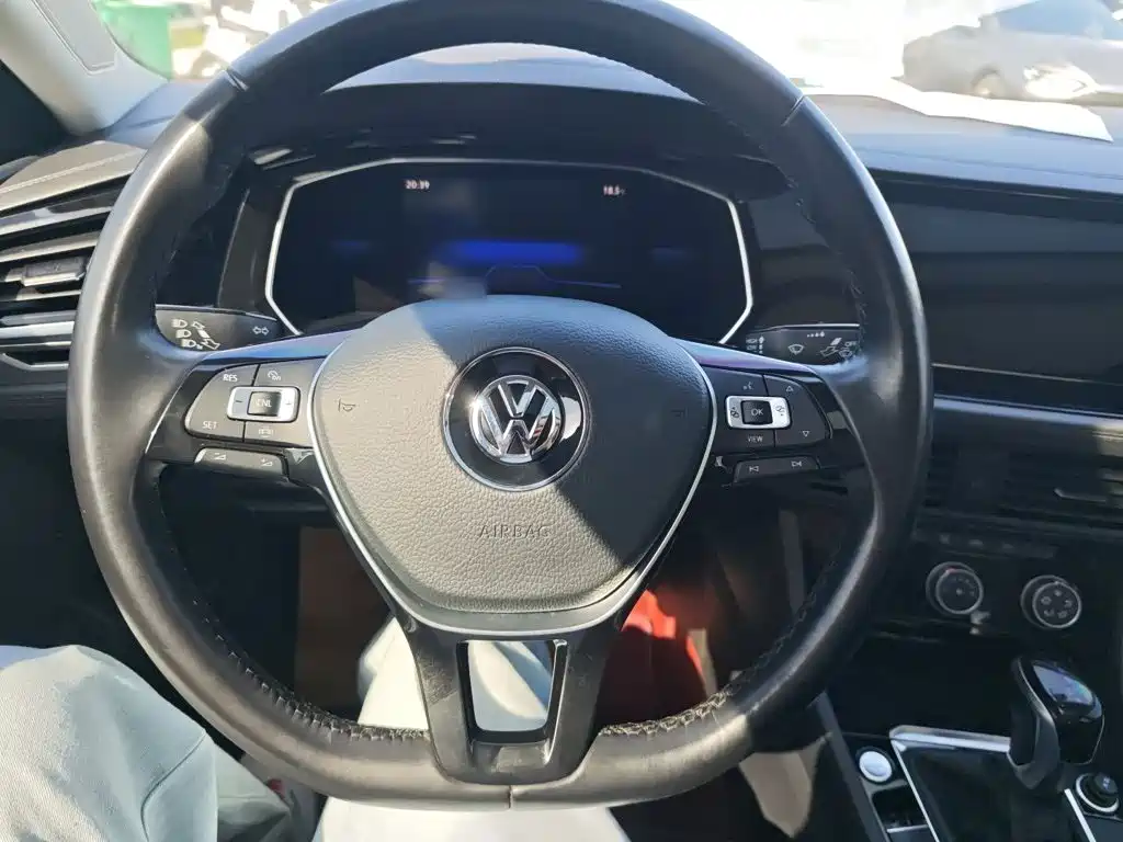 Volkswagen Sagitar — миниатюра 3