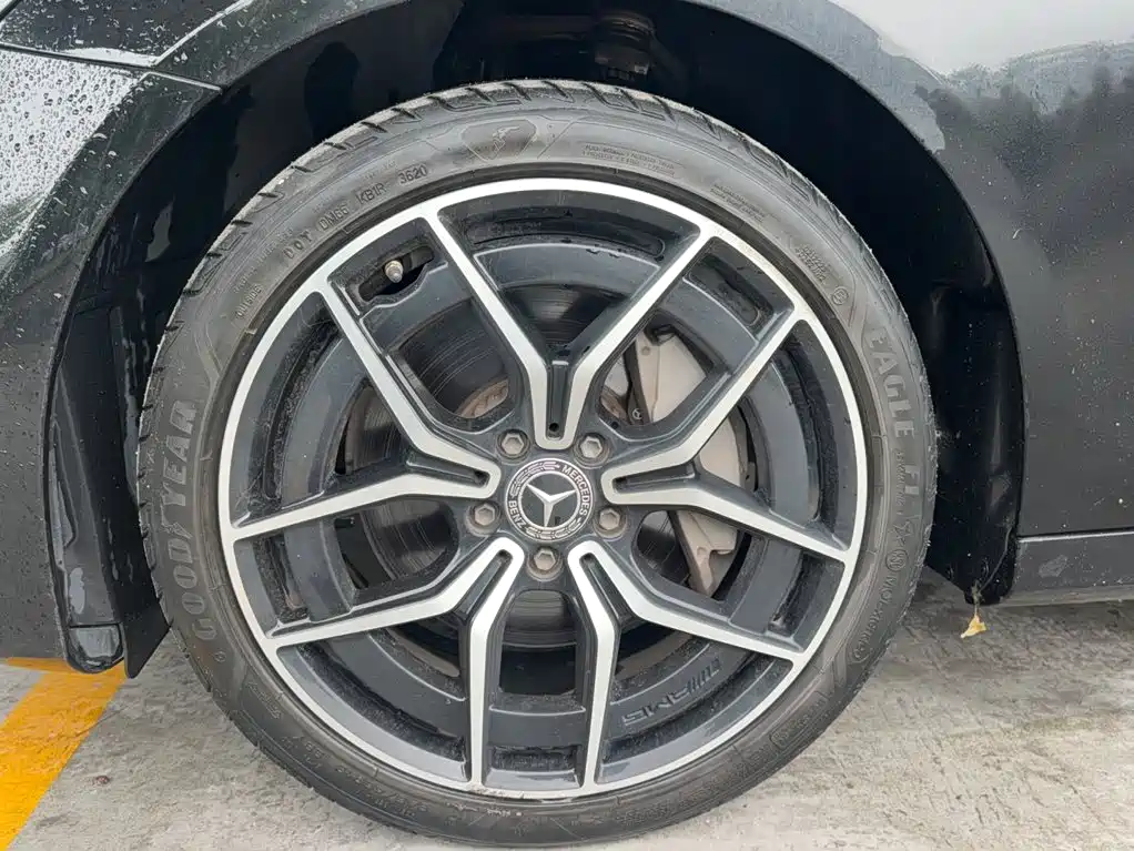 Mercedes-Benz E-Class (Import) — миниатюра 13