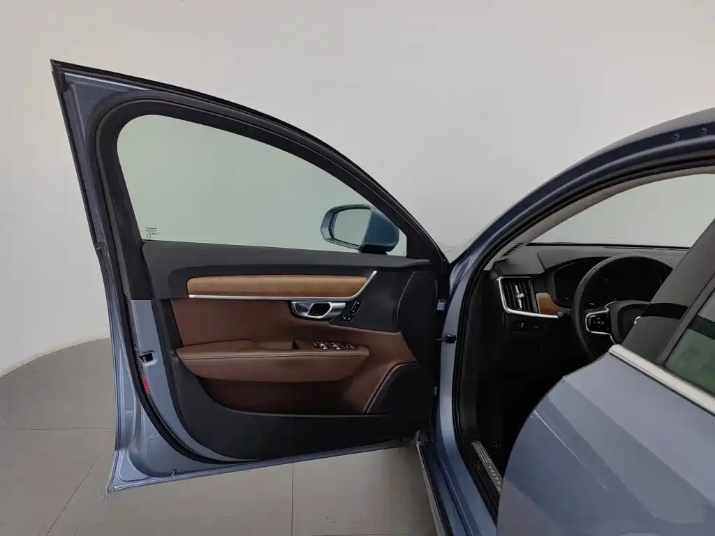 Volvo S90 — миниатюра 8