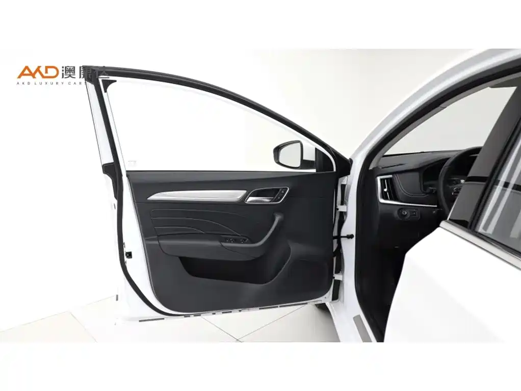 Roewe i6 New Energy — миниатюра 10