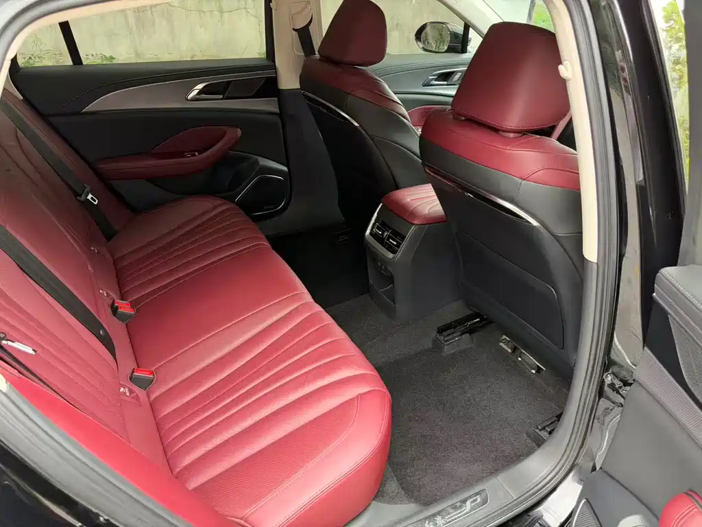 Hongqi Hongqi H5 — миниатюра 8
