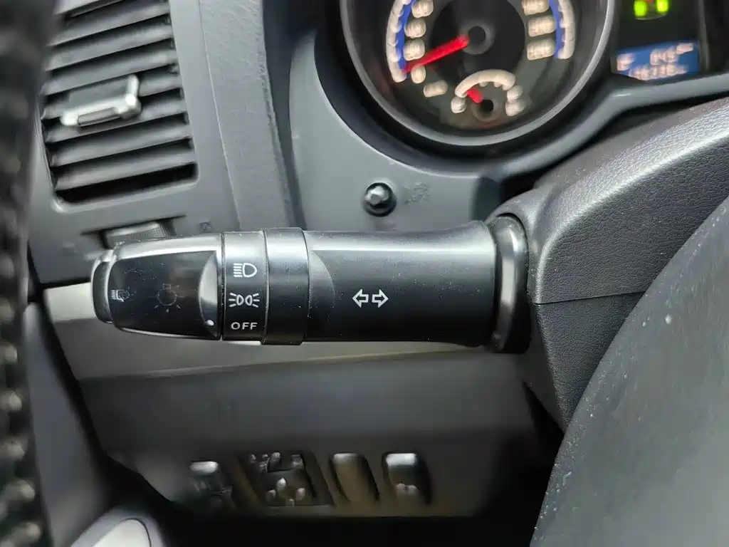 Mitsubishi Pajero (Import) — миниатюра 21