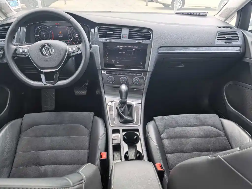Volkswagen Golf — миниатюра 8