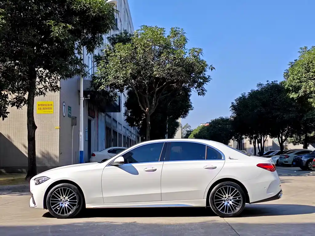 Mercedes-Benz C-Class — миниатюра 3