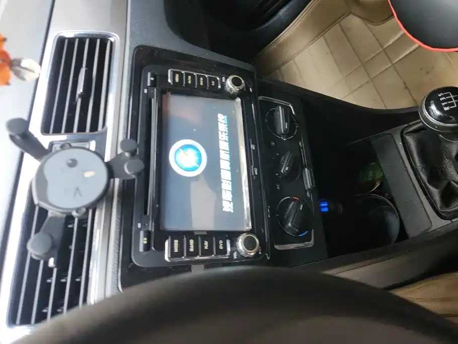 Volkswagen Santana — миниатюра 13