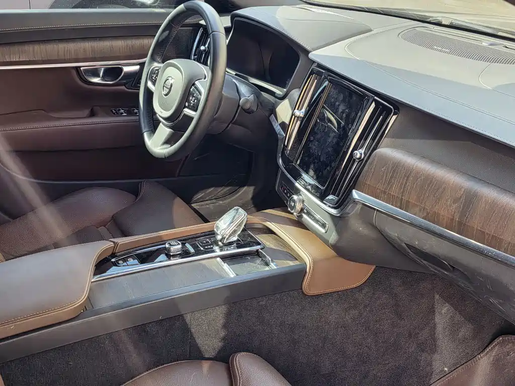 Volvo S90 — миниатюра 7