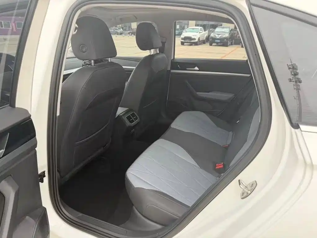 Volkswagen Lavida — миниатюра 5