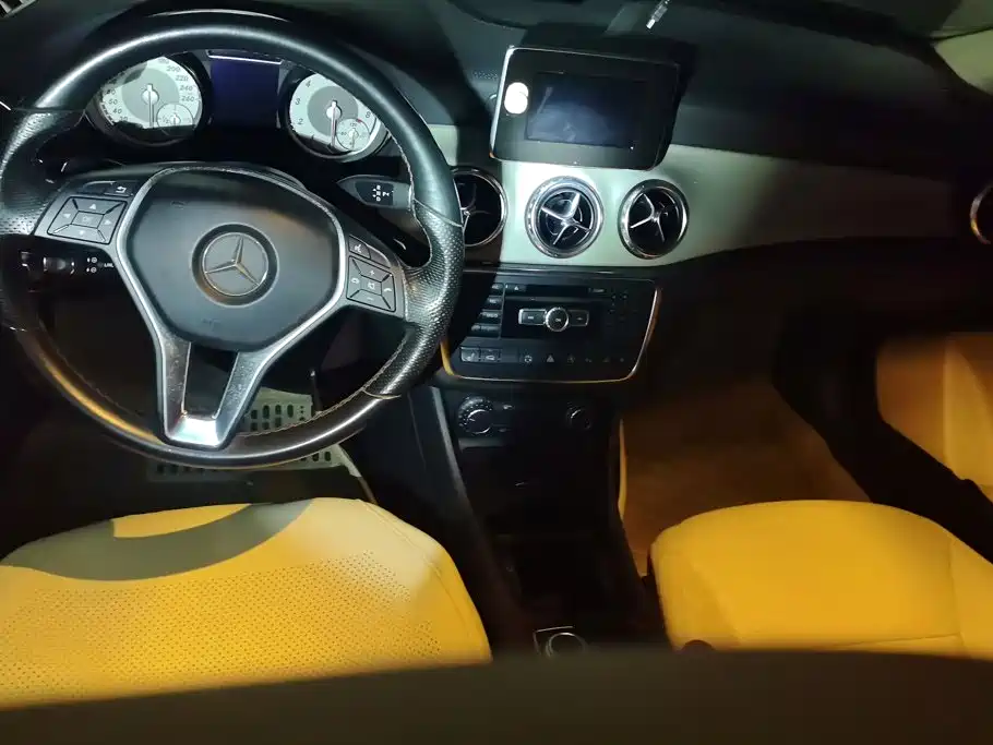 Mercedes-Benz GLA — миниатюра 12
