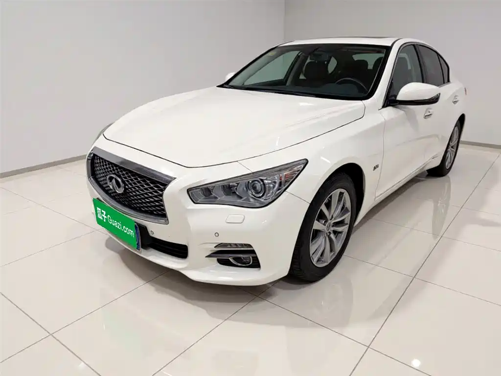 Infiniti Q50 2015