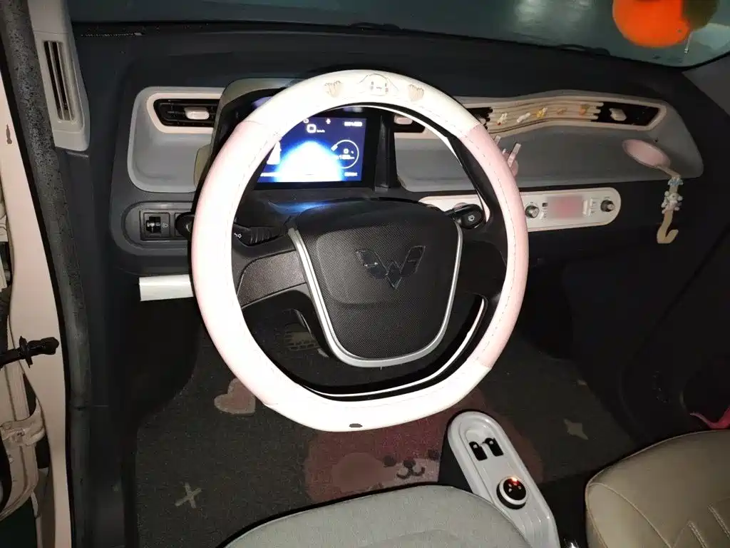 Wuling MINIEV — миниатюра 6