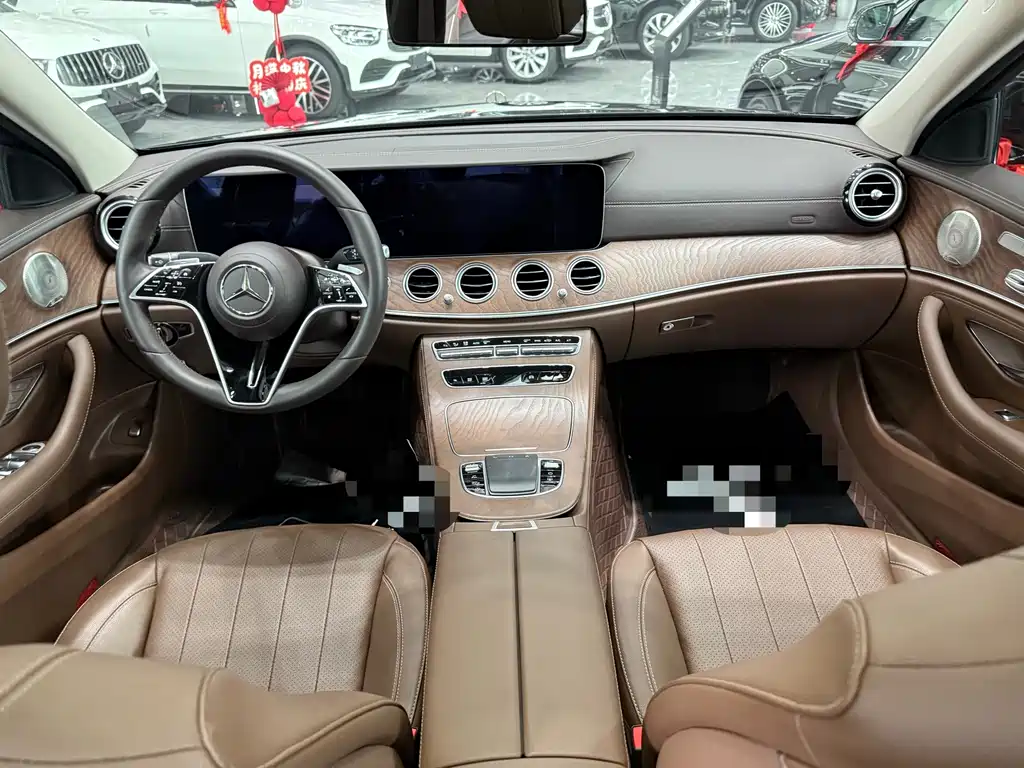 Mercedes-Benz E-Class — миниатюра 5