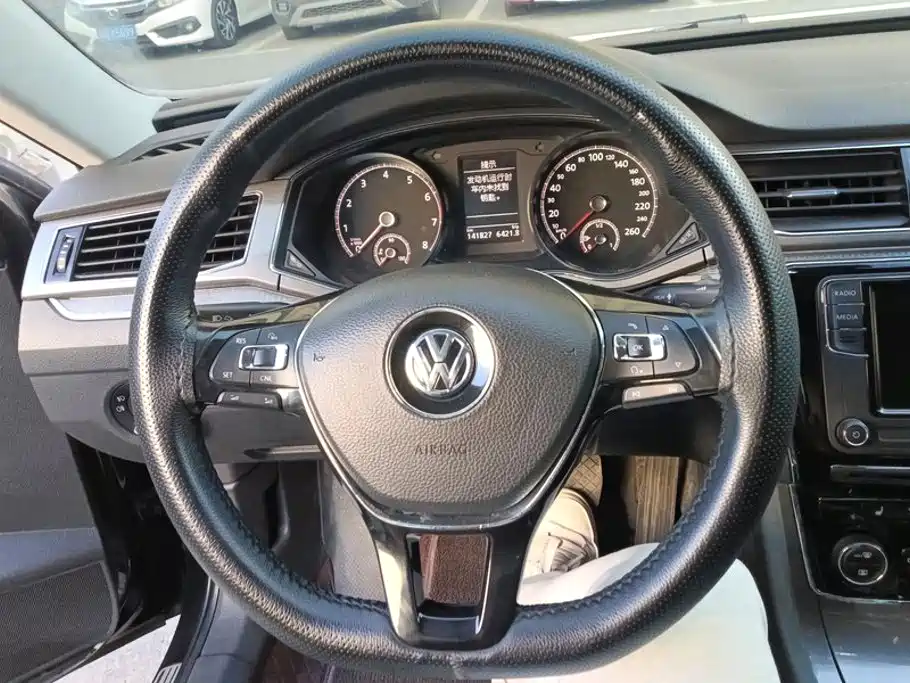 Volkswagen Passat — миниатюра 15