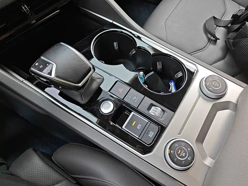 Volkswagen Touareg — миниатюра 14