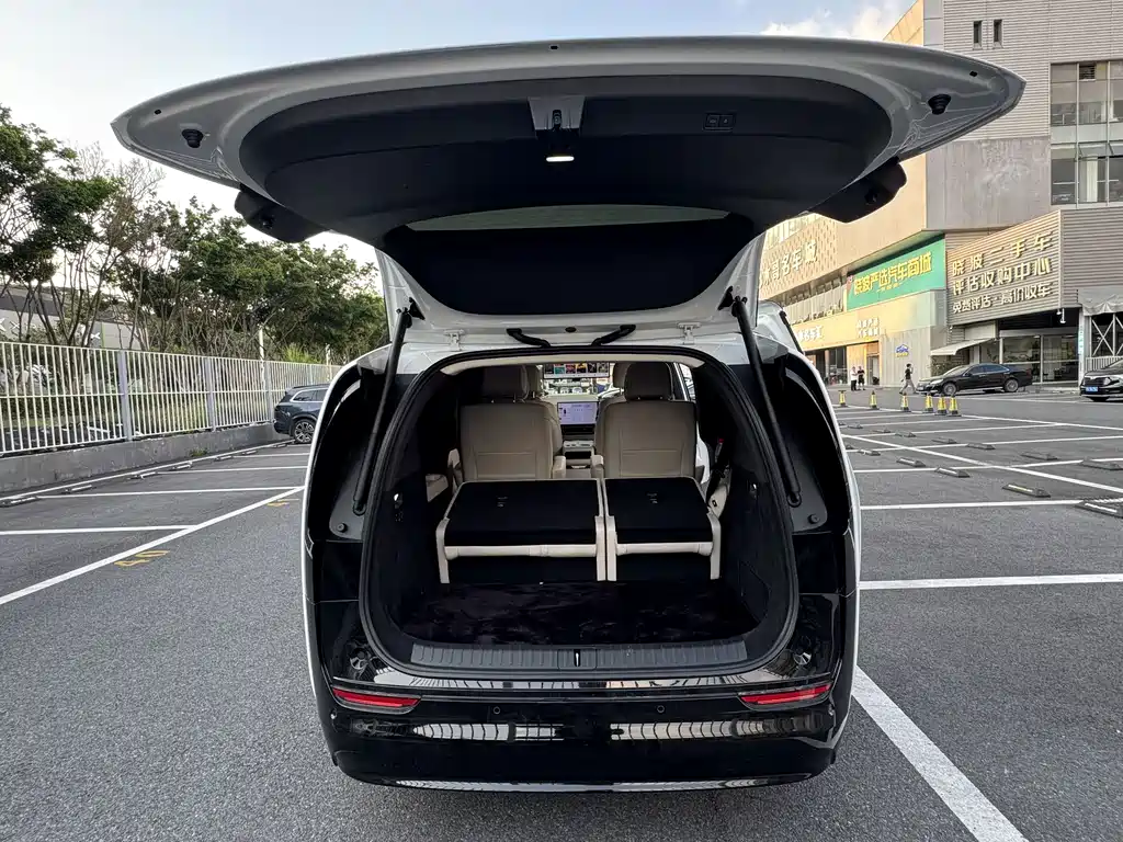 Li Auto Li MEGA — миниатюра 19