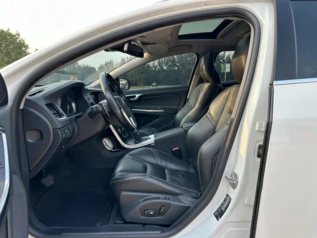 Volvo V60 — миниатюра 8