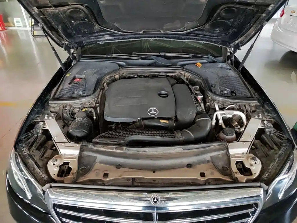 Mercedes-Benz E-Class — миниатюра 20