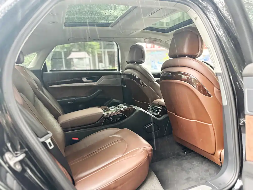 Audi A8 — миниатюра 9