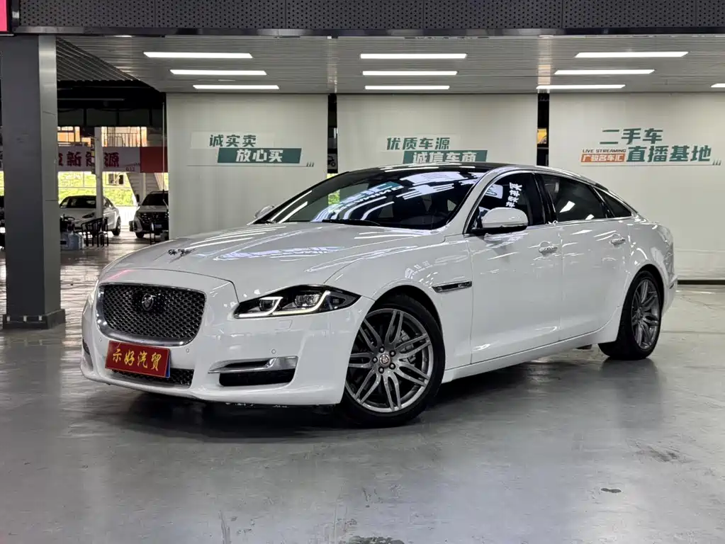 JAGUAR XJ