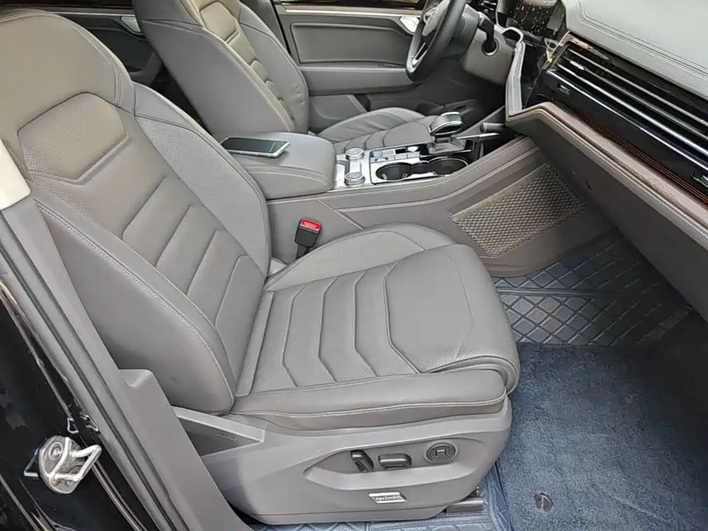 Volkswagen Touareg — миниатюра 25