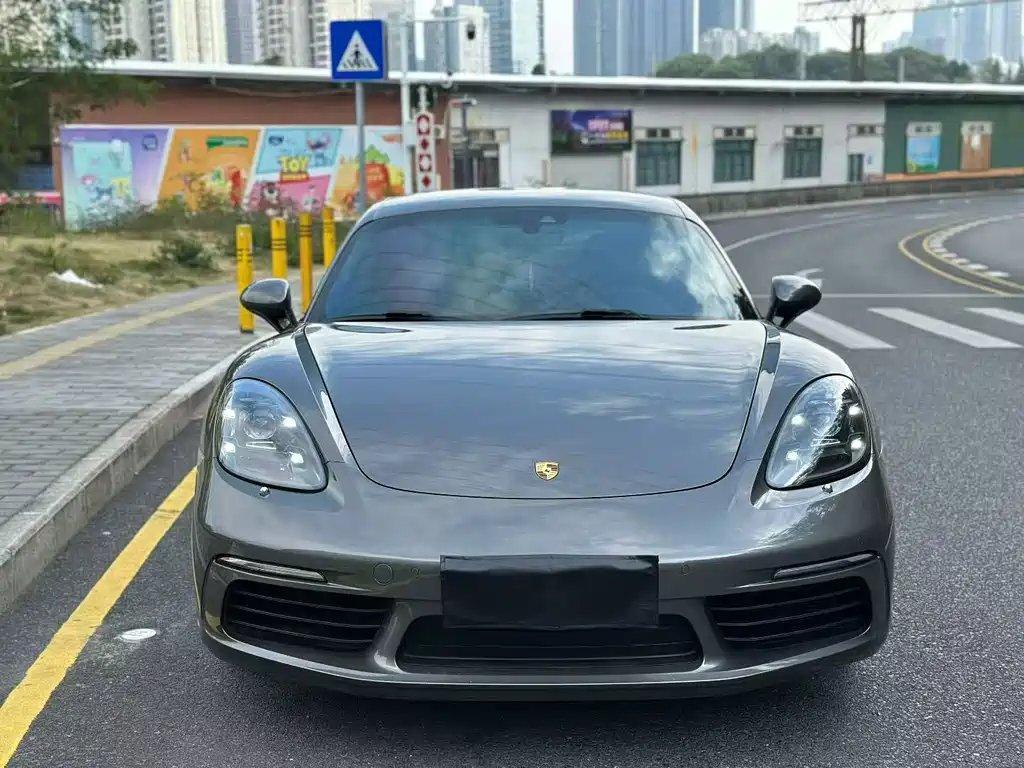 PORSCHE 718